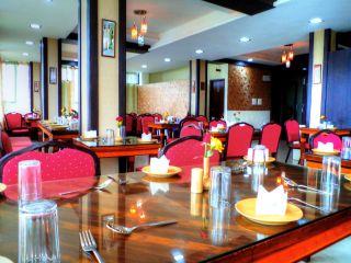 Crown De La Cruz Residency Hotel Gangtok Restaurant