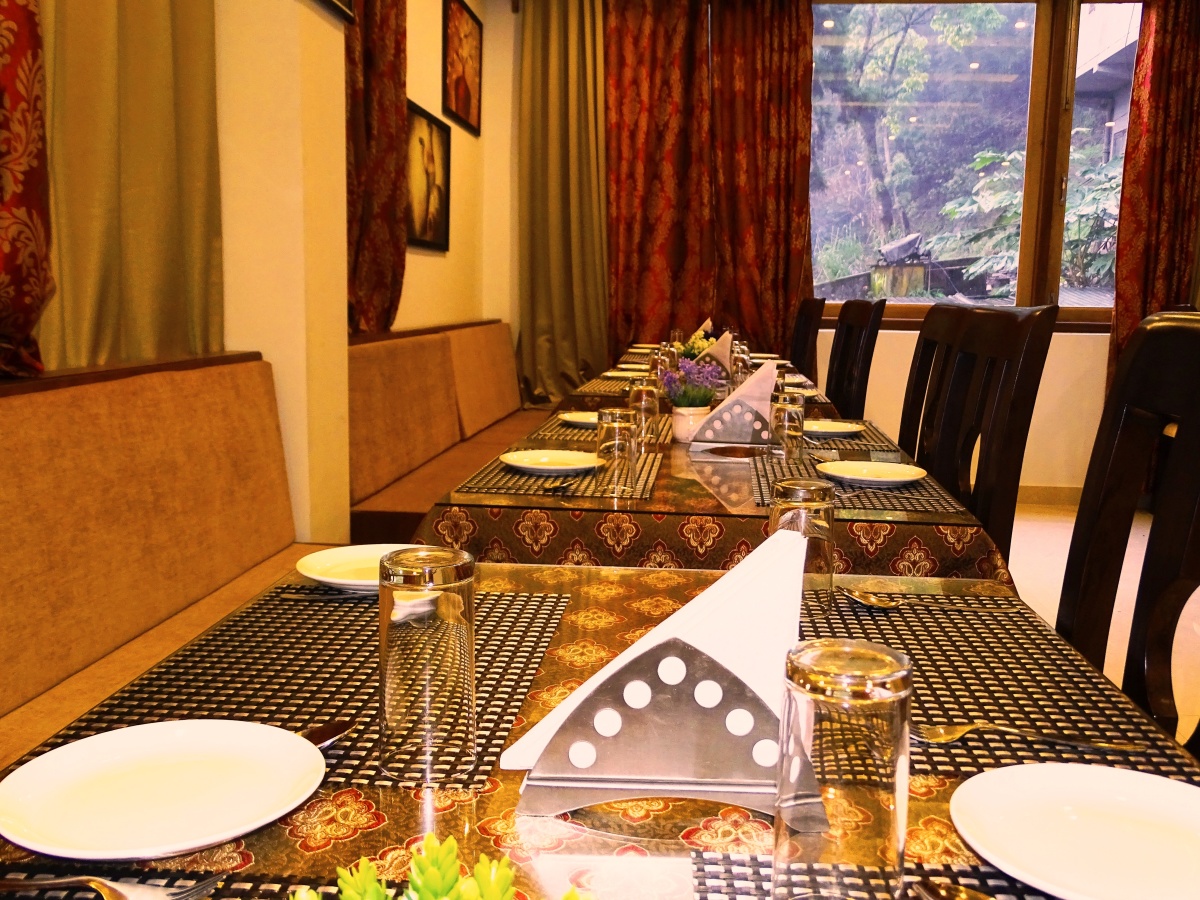 The Golden Crest Hotel Gangtok Restaurant